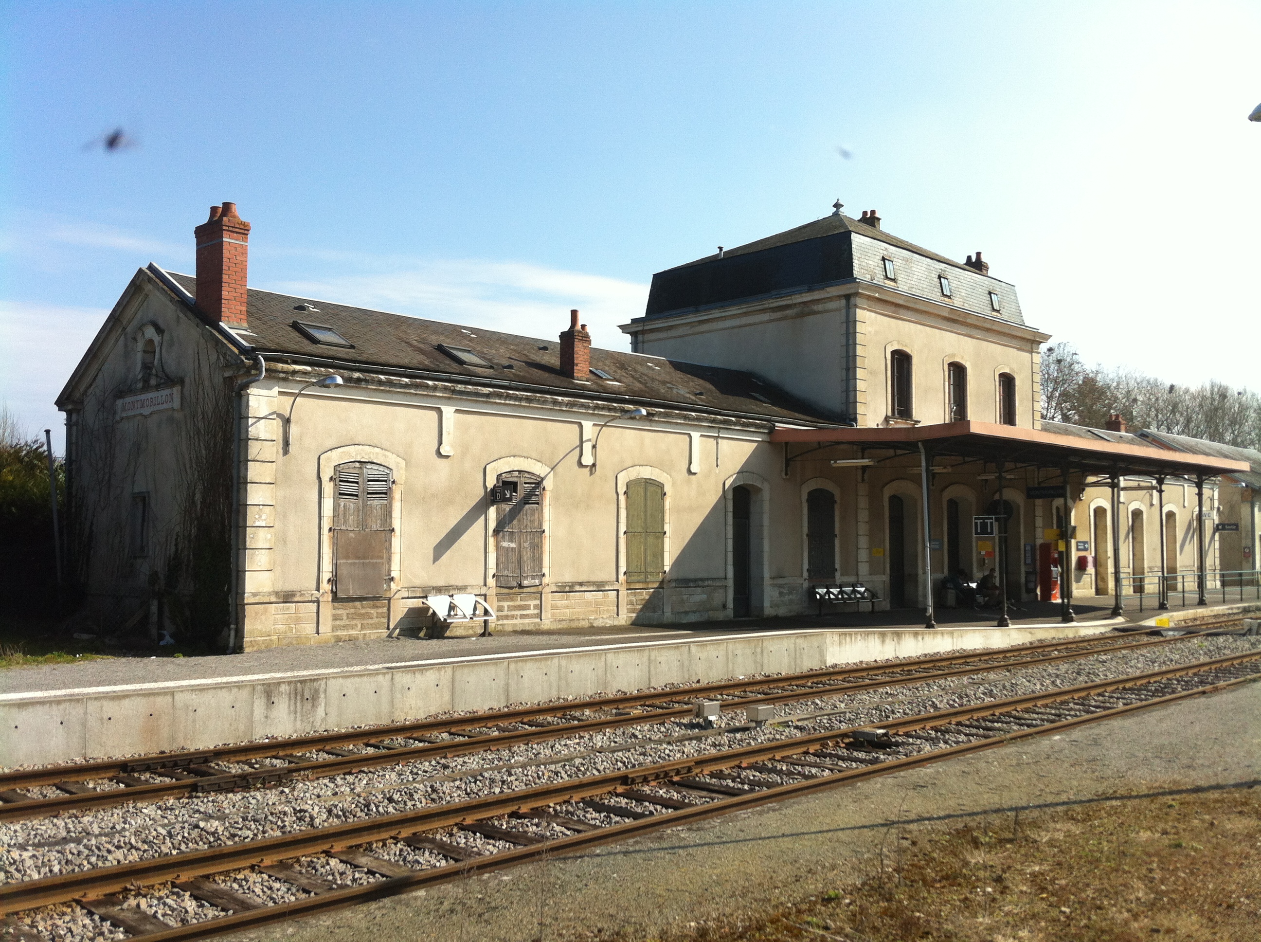 Ici la gare de Montmorillon dans la Vienne (86)